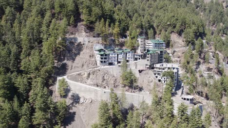 Wohngebäude-Am-Hang-Im-Ayubia-Nationalpark,-Pakistan