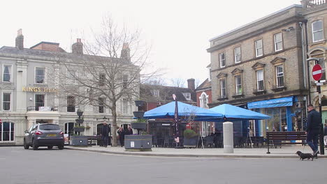 The-centre-of-a-Dorset-market-town-in-the-south-of-England-on-a-Sunday-afternoon