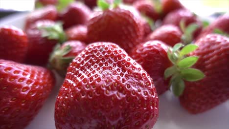Erdbeeren-Als-Hintergrund-In-Zeitlupe