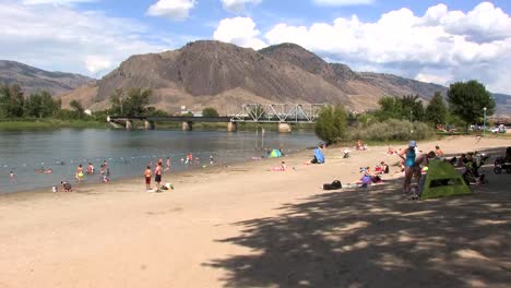 Kamloops-Bc-Canadá-Playa-Fluvial