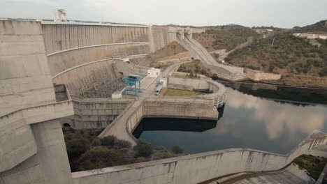 Water-reservoir-in-Alentejo,-Portugal