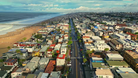 Vibrante-Comunidad-Residencial-En-El-Barrio-De-Manhattan-Beach,-Vista-Aérea