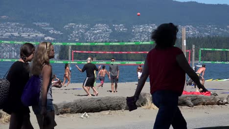 Beachvolleyball-Am-Strand-Von-Vancouver