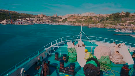 Car-ferry-Malta-to-Gozo-island