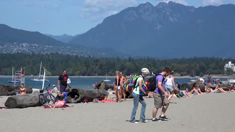 Backpackers-on-a-Vancouver-beach