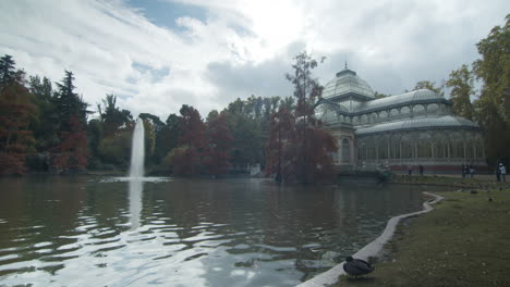 Overview-of-the-Crystal-Palace-in-Madrid's-Retiro-Park