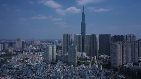 La-Ciudad-De-Ho-Chi-Minh-Y-El-Horizonte-De-Binh-Thanh-En-Un-Día-Soleado-Con-Un-Edificio-Emblemático-Desde-Un-Disparo-De-Drone-En-órbita