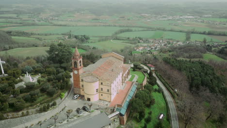 Spektakuläre-Drohnenansichten:-Madonna-Del-Transit-Des-Canoscio-Heiligtums-In-Città-Di-Castello