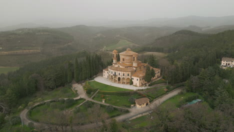 Schöner-Himmel-über-Der-Wallfahrtskirche-Madonna-Di-Belvedere-In-Città-Di-Castello