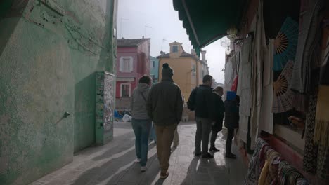 Strolling-past-lace-shops-in-Burano's-alley