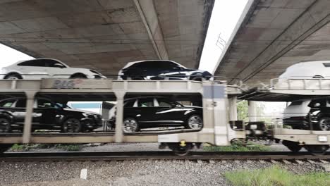 Mähne-Neue-Moderne-Porsche-Und-Volkswagen-Autos-Transport-Per-Fracht-Güterzug-Eisenbahnwaggon