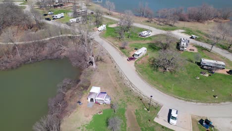 Este-Es-Un-Video-Aéreo-Del-Parque-Willow-Grove-En-Lake-Dallas,-Texas.