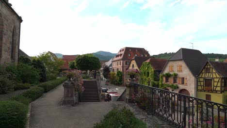 Panoramablick-Auf-Das-Dorf-Bergheim-In-Ostfrankreich
