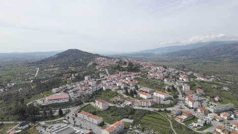 Vista-Aérea-Del-Histórico-Pueblo-Portugués-De-Belmonte