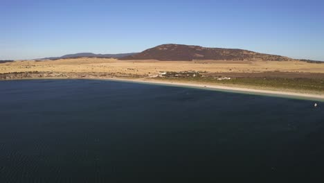 Aerial-drone-view-of-the-pristine-blue-waters-of-Coffin-Bay,-South-Australia