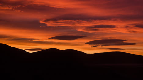 Timelapse-of-Salar-de-Uyuni,-at-sunset,-Bolivia