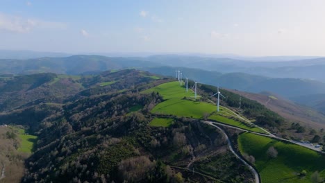 Vista-Aérea-Panorámica-Del-Parque-Eólico-De-Fonsagrada-En-Castroverde,-Lugo,-Galicia,-España.