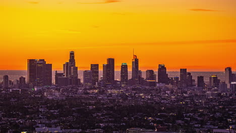 Timelapse-Del-Horizonte-Del-Centro-De-Los-Ángeles-Con-Un-Vívido-Fondo-Del-Cielo-Del-Amanecer