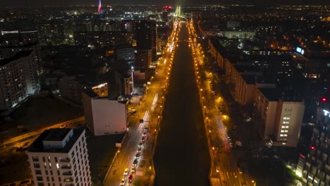 4K-Hyperlapse-Aus-Der-Luft-über-Der-Basarab-Brücke-Und-Dem-Fluss-Dambovita-In-Regie,-Bukarest,-Rumänien