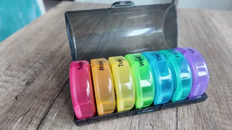 Plastic-Colorful-Box-To-Consume-Pills-Daily