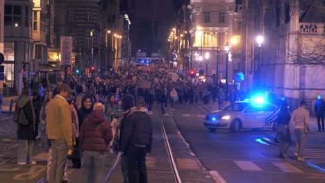 Presencia-Policial-Durante-La-Marcha-Por-Los-Derechos-De-Las-Mujeres-En-Bélgica
