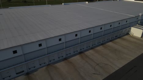 Luftaufnahme-Eines-Großen,-Neu-Gebauten-Lagerhauses-In-Florida