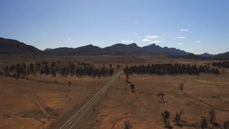 Aerial-drone-view-of-the-vast-land-of-Flinders-Ranges,-South-Australia