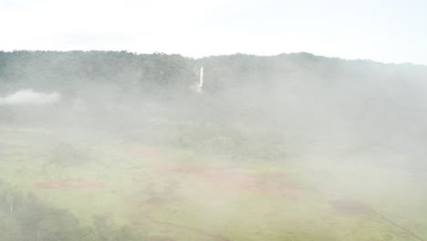 Cascada-En-El-Río-Mbridge-En-Angola-Ubicada-En-El-Municipio-De-Cuimba,-África-3.