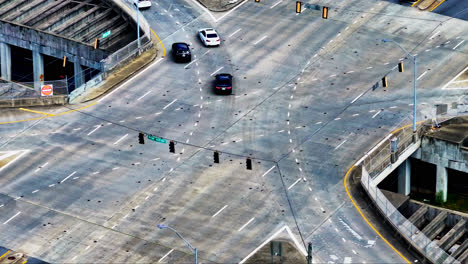 Motion-Of-Cars-Driving-On-The-Intersection-Of-Lenox-Road-In-Atlanta,-Georgia