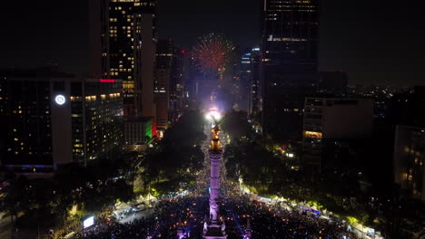 Aerial-view-of-New-Years-celebration-on-Paseo-de-la-Reforma,-night-in-Mexico-city