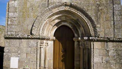 Church-san-tomé-de-morgade-ornate-doorway,-in-Xinzo-de-Limia,-Ourense,-Galicia,-Spain