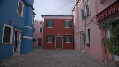 Pastel-Junction:-Pink-meets-Blue-in-Burano-Alley