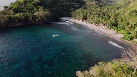 Schnorcheln-Im-Tropischen-Paradies-Der-Insel-Nusa-Penida-Im-Sommer-Auf-Bali,-Indonesien