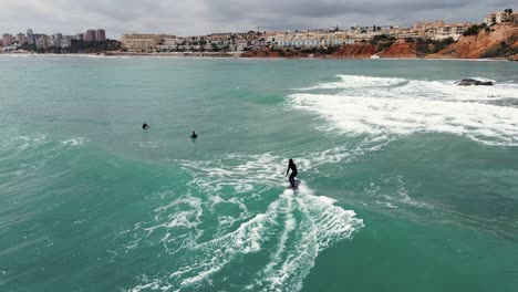 Surfen-Wellen-Drohnenansicht