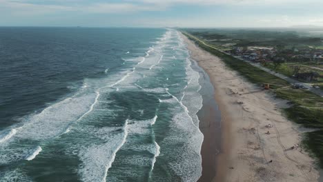 Strand-Praia-Brava,-In-Sao-Francisco-Do-Sul,-Santa-Catarina,-Brasilien