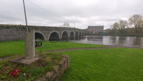 Puente-Sobre-El-Río-Barrow-En-Goresbridge-Co