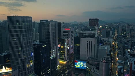 Rascacielos-Del-Distrito-De-Gangnam-Por-La-Noche-En-Seúl,-Corea-Del-Sur