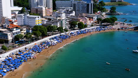 Vista-Aérea-Del-Fuerte-De-Santa-María,-La-Playa,-El-Barrio,-Algunos-Barcos-Estacionados-Y-El-Farol-Da-Barra-Al-Fondo,-Salvador,-Bahia,-Brasil