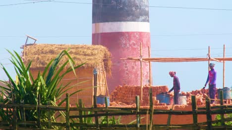 Local-Brick-Workers-Working-Under-The-Sun-In-Bangladesh