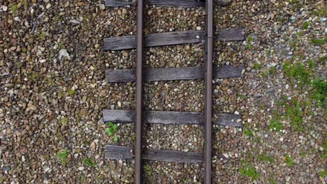 El-Ferrocarril-Se-Convierte-En-Un-Salvavidas,-Un-Hilo-Que-Conecta-Lugares-Distantes-Y-Transmite-Historias-De-Viajes,-Comercio-Y-Conexión-Humana.
