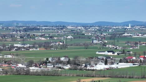 Aerial-landscape-shot-of-Lancaster-County,-Pennsylvania