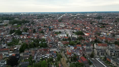 Vista-Aérea-Delantera-Del-Paisaje-Urbano-De-Gante-Alrededor-De-Rooigem