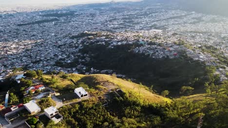 Stadt-Tepic,-Nayarit-Vom-Aussichtspunkt-Des-Antennas-Hill-Aus