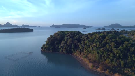 Islas-Serenas-Aguas-Tranquilas-Amanecer-Luz-De-La-Mañana