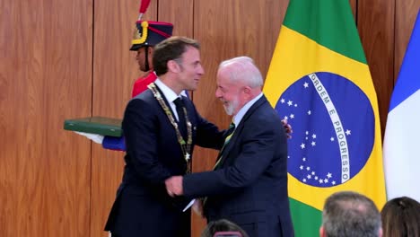 Presidente-Lula-Felicita-A-Su-Homólogo-Francés,-Relaciones-Nacionales