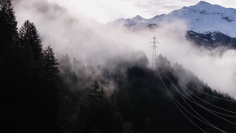Front-Dolly-Wald-Französisch-Alpen-Mystische-Atmosphäre-Morgen-Wolken-Pylon-Elektrizität-Helles-Licht