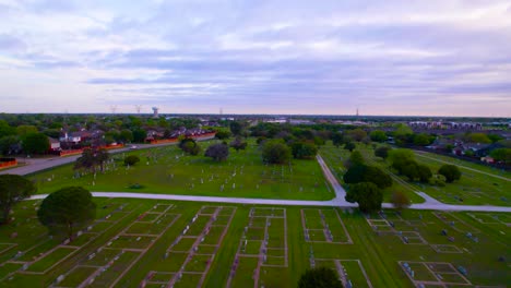 Imágenes-Aéreas-Del-Cementerio-Old-Hall-Ubicado-En-Lewisville,-Texas.
