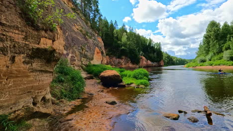 Erglu-rocks-along-Gauja-River-and-National-Park,-Latvia