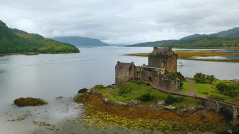 Eilean-Donan-in-Scottish-Highlands,-Scotland,-Beautiful-Medieval-Castle-on-Loch-Duich,-United-Kingdom