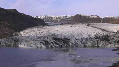 Solheimajokull-Gletscher-Im-Frühen-Frühling.-Südisland.-2024